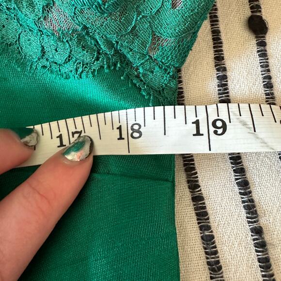 50's VINTAGE | Wayne Fuller Emerald Green Silk Sheath Dress Lace | Approx Sz 10 - Picture 8 of 12